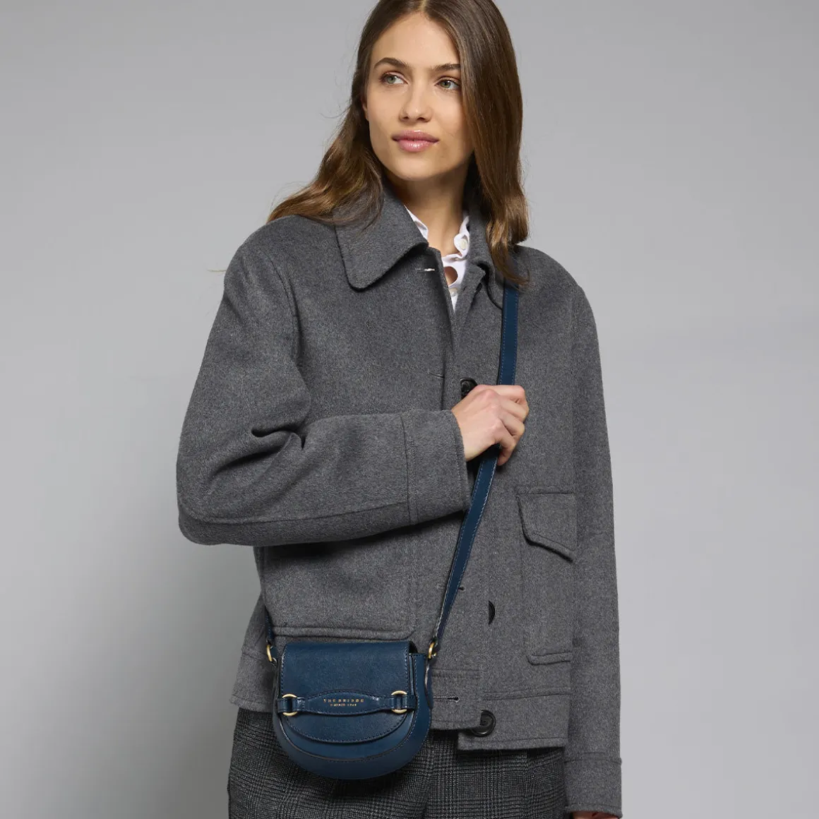 Borsa tracolla in pelle compatta