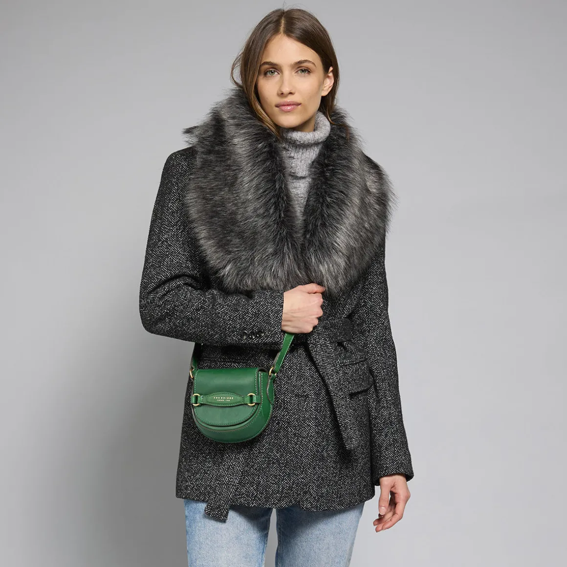 Borsa tracolla in pelle compatta