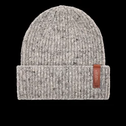 Cappello in lana con etichetta in pelle