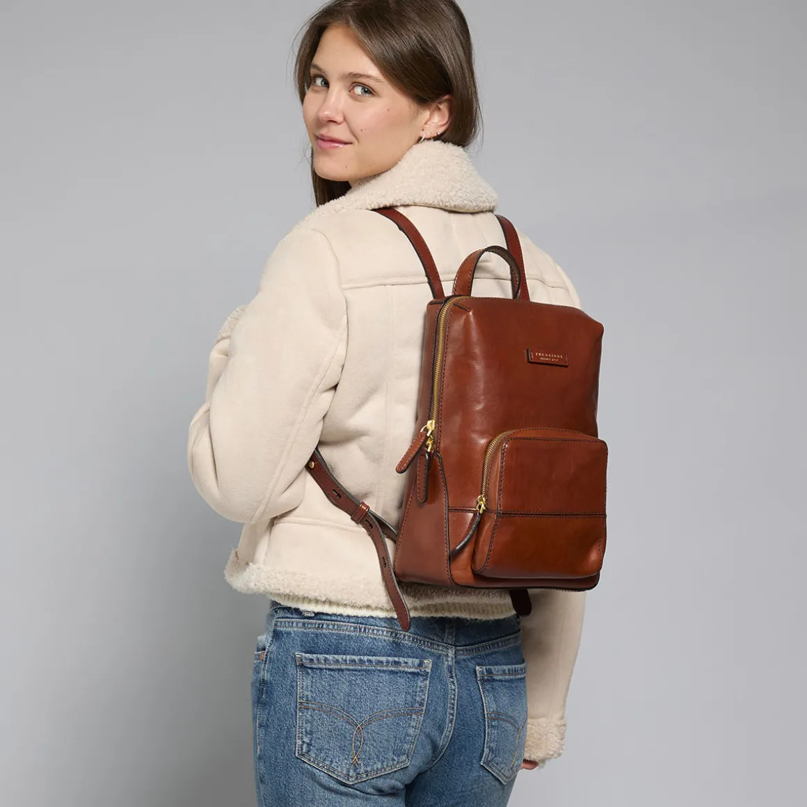 Zaino donna in pelle piccolo con tasca frontale