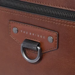 Zaino uomo in pelle una zip e tasca frontale